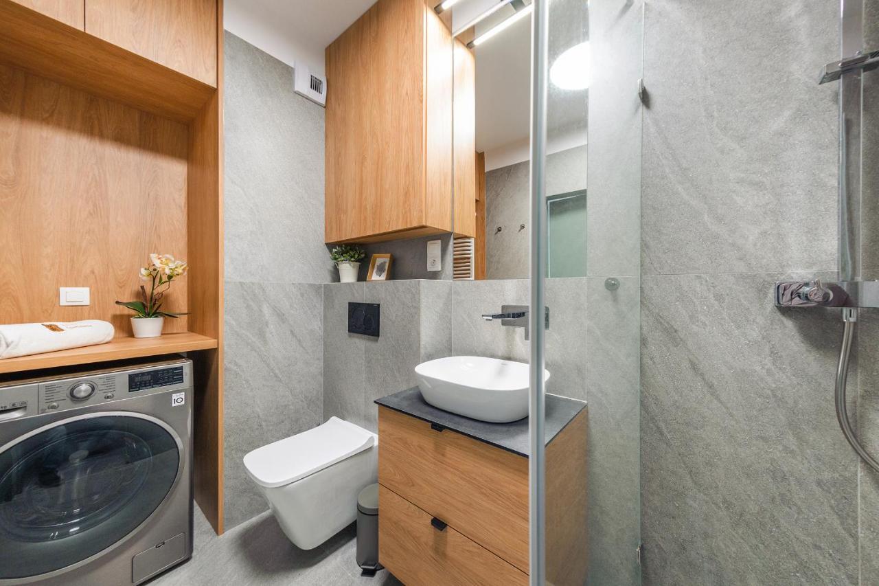 Blue Moon With Sea View - Spectrum Apartment
